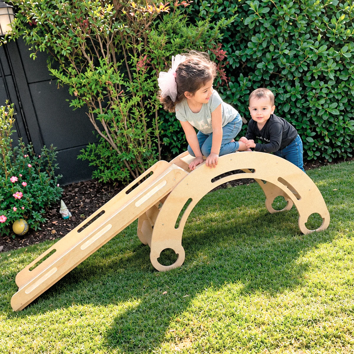 Balancín Pikler de Madera con Rampa 2 en 1 – Modelo Huemul - Imagen 2